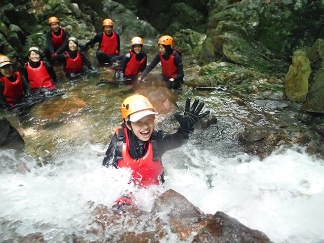 Hida-Osaka, a town of waterfalls and carbonated springs