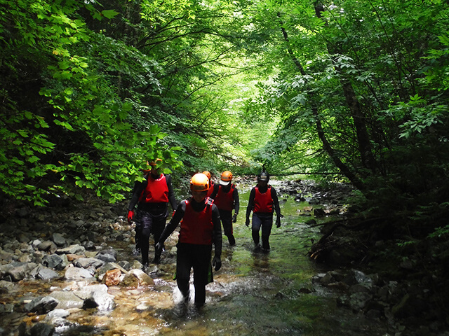 Hida-Osaka, a town of waterfalls and carbonated springs